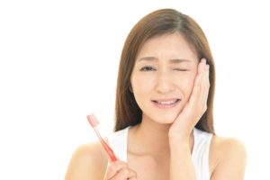 こんな症状があったらあなたも歯周病かも？