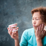 入れ歯にも汚れはつく?入れ歯の正しい手入れを知ろう!