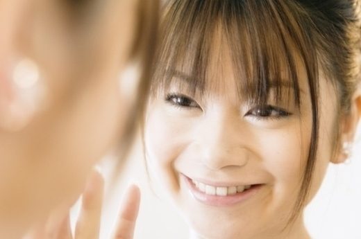 女性の笑顔 女性の笑顔