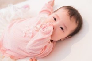 お口の中の菌は赤ちゃんに移る？